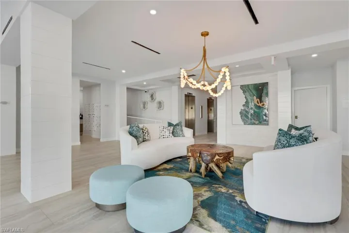 1  Bluebill  AVE, Naples, FL 34108