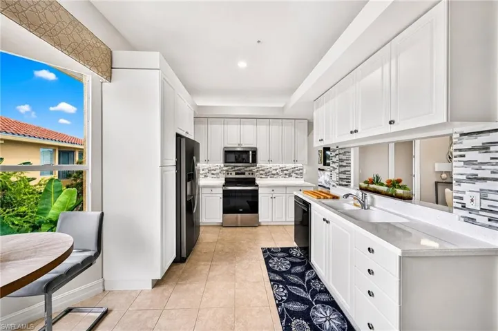 1855 Les Chateaux Blvd 5-201, Naples, Florida 34109