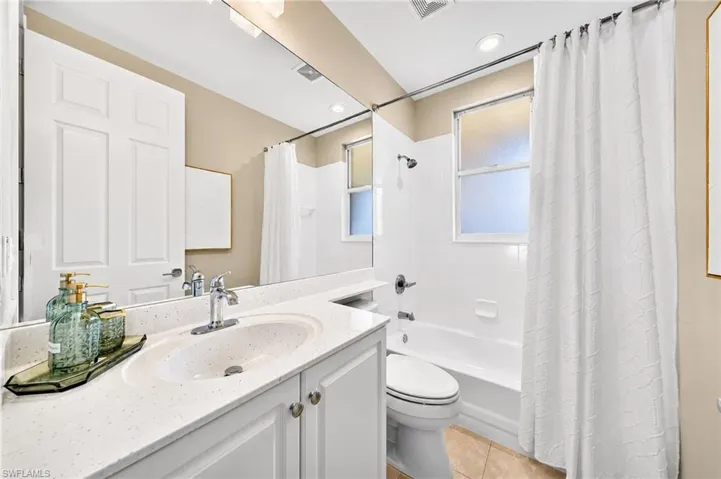 1855 Les Chateaux Blvd 5-201, Naples, Florida 34109