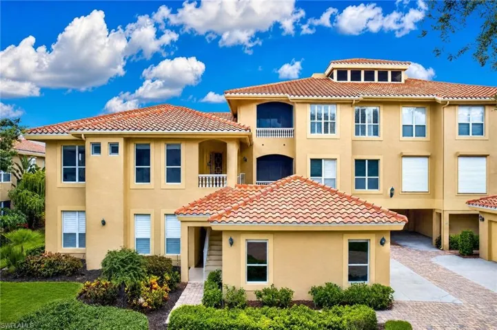 1855 Les Chateaux Blvd 5-201, Naples, Florida 34109