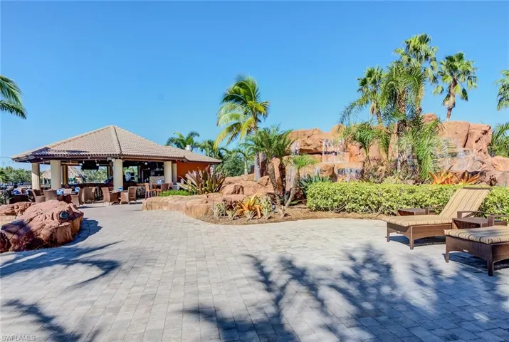 Paseo tiki Bar