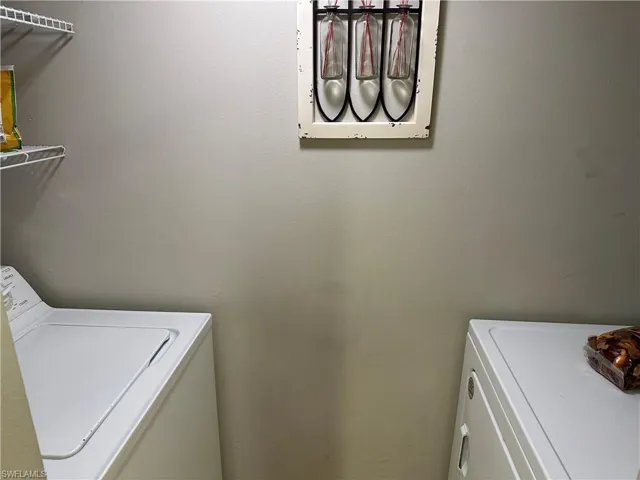 Washroom with independent washer and dryer