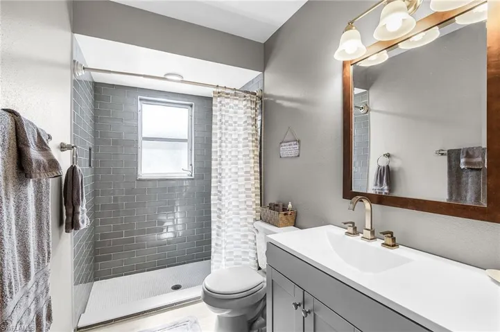 Guest Bath.