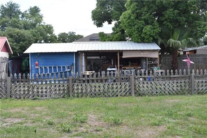 163  Jackson  ST, Lake Wales, FL 33859