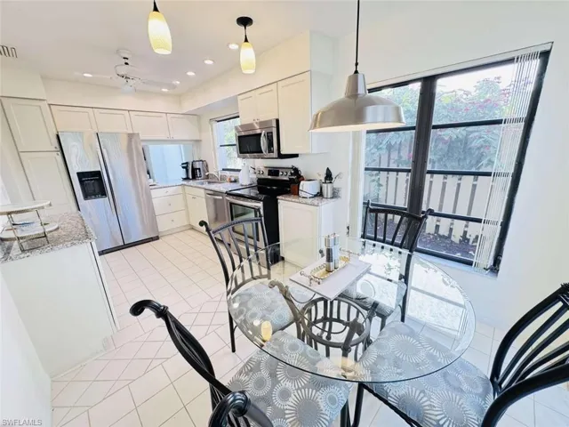 547 Beachwalk Cir, Naples, Florida 34108