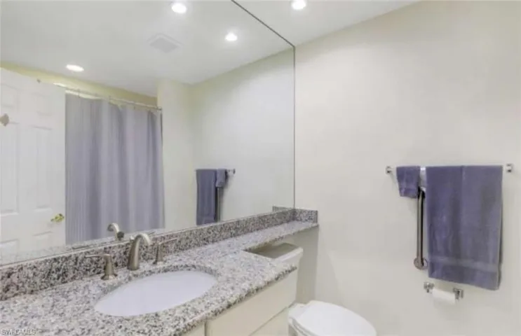 547 Beachwalk Cir, Naples, Florida 34108