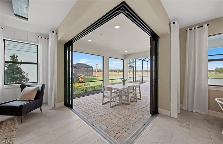 Interior photos are of a staged model home. Illustration purposes only. Options may vary.