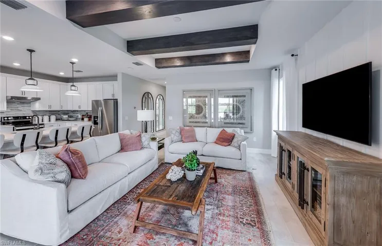 Interior photos are of a staged model home. Illustration purposes only. Options may vary.
