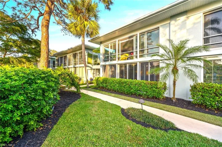 744  Wedge  DR, Naples, FL 34103