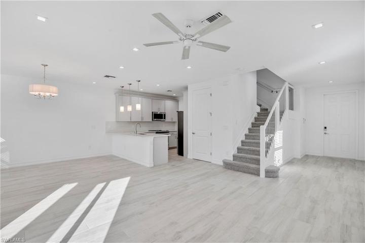Open- concept Floor plan