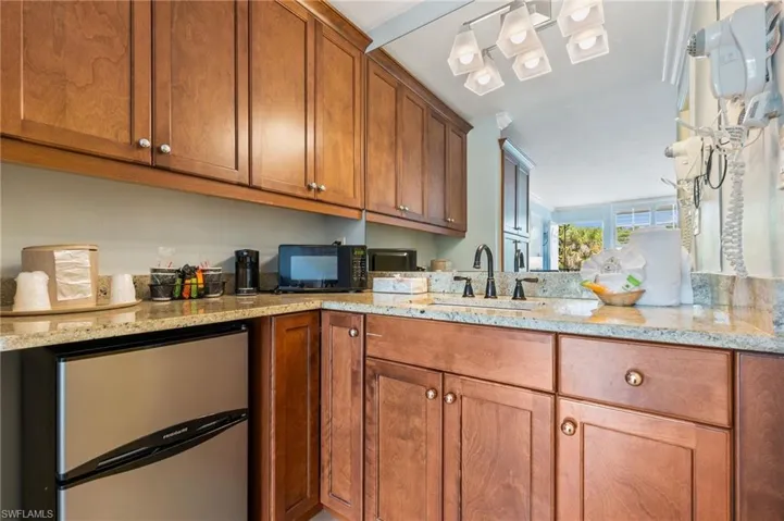2555 9th St N # 204, Naples, Florida 34103