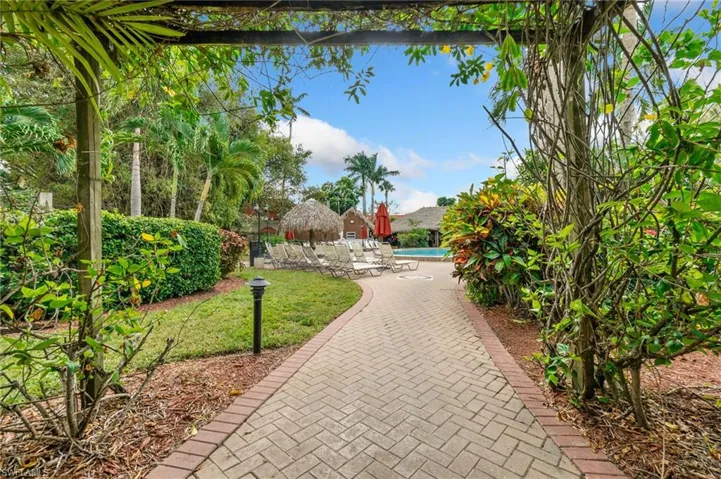 2555 9th St N # 204, Naples, Florida 34103