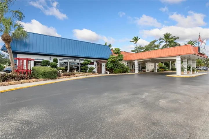 2555 9th St N # 204, Naples, Florida 34103