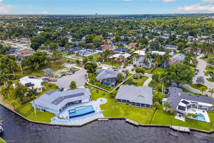 8390 Riviera Ave, Fort Myers, Florida 33919