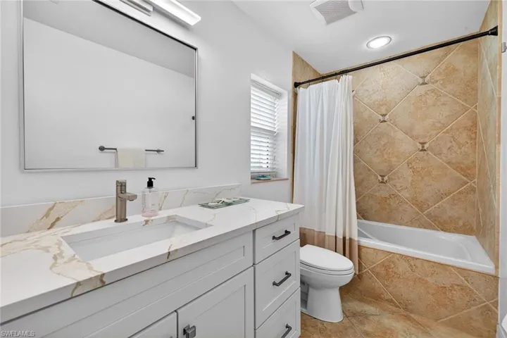 8390 Riviera Ave, Fort Myers, Florida 33919