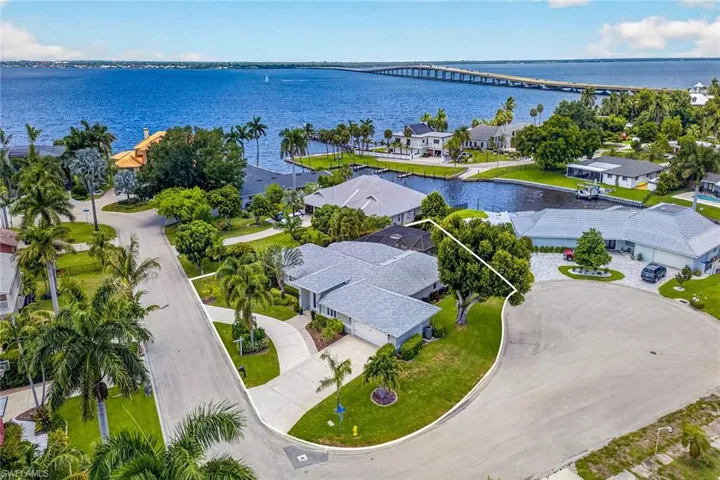 8390 Riviera Ave, Fort Myers, Florida 33919