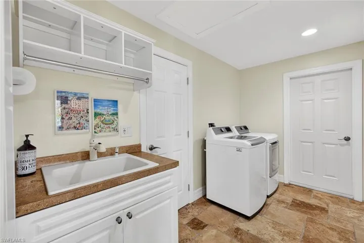 8390 Riviera Ave, Fort Myers, Florida 33919