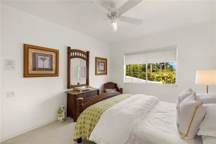 3872  CLIPPER COVE  DR, Naples, FL 34112