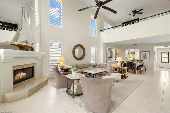 3872  CLIPPER COVE  DR, Naples, FL 34112