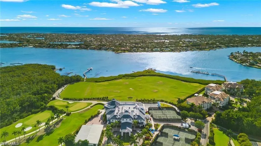 3872  CLIPPER COVE  DR, Naples, FL 34112