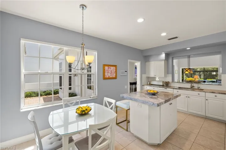3872  CLIPPER COVE  DR, Naples, FL 34112