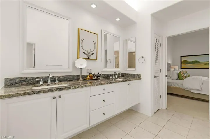 3872  CLIPPER COVE  DR, Naples, FL 34112