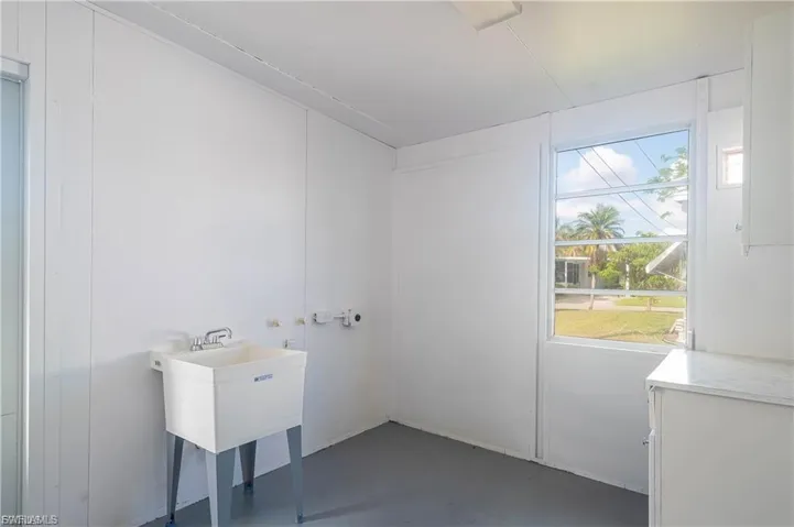 19 Garden Dr, Fort Myers, Florida 33908