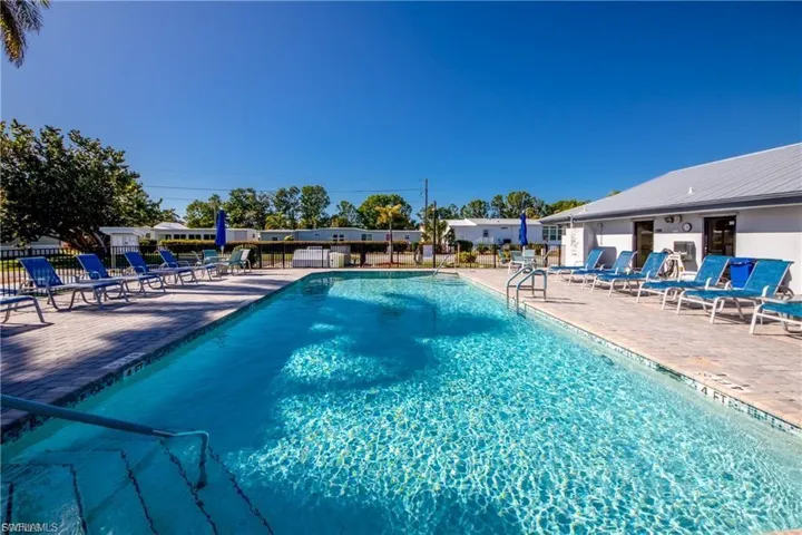 19 Garden Dr, Fort Myers, Florida 33908