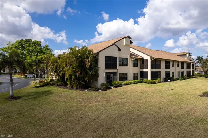 8366 Charter Club Cir 12, Fort Myers, Florida 33919