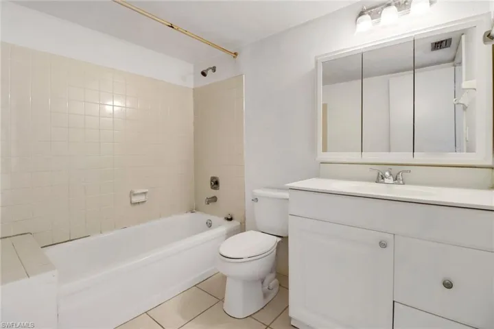 141  Cypress E WAY, Naples, FL 34110