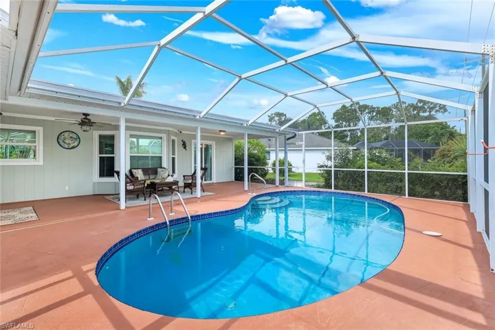 9814 Country Oaks Dr, Fort Myers, Florida 33967