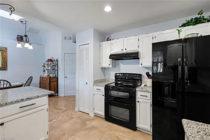 9814 Country Oaks Dr, Fort Myers, Florida 33967