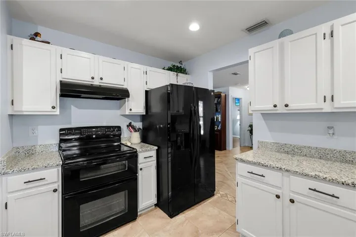 9814 Country Oaks Dr, Fort Myers, Florida 33967