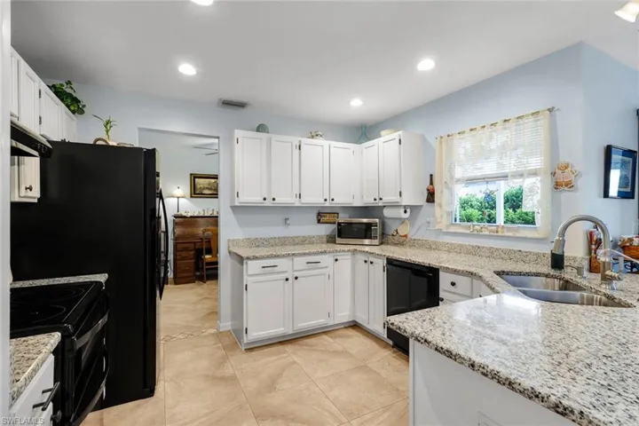 9814 Country Oaks Dr, Fort Myers, Florida 33967