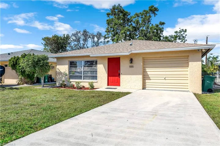 555  107th N AVE, Naples, FL 34108