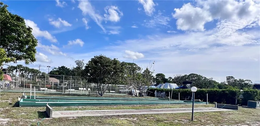 Bocce & Horseshoes
