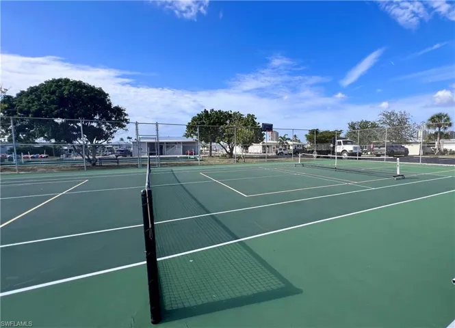 Tennis & Pickleball Courts