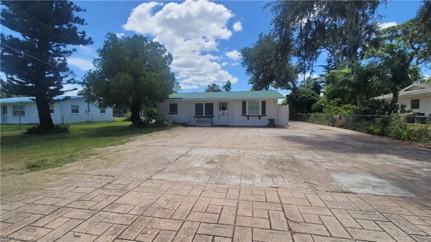 20710 Sandy Ln, Estero, Florida 33928