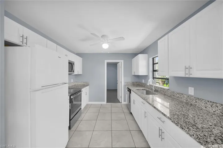 2085 E Tobago  CIR, Fort Myers, FL 33905