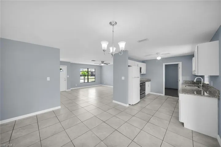 2085 E Tobago  CIR, Fort Myers, FL 33905