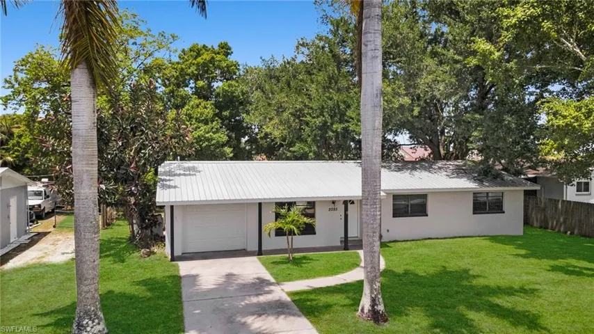 2085 E Tobago  CIR, Fort Myers, FL 33905
