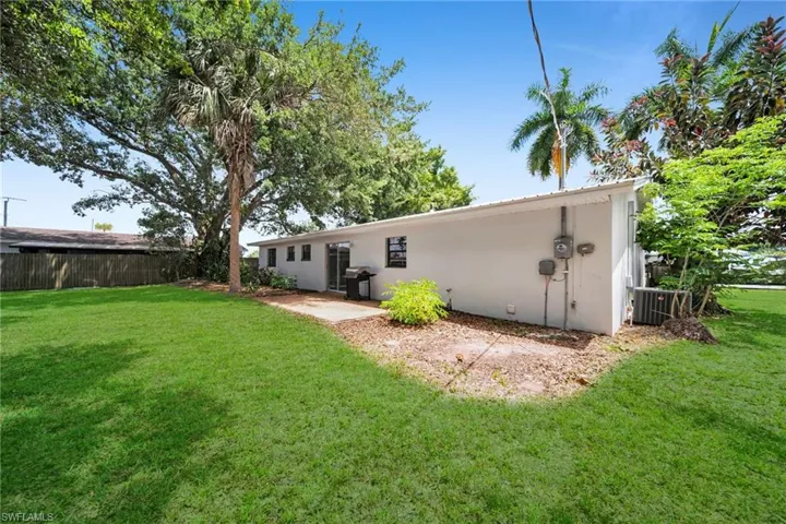 2085 E Tobago  CIR, Fort Myers, FL 33905