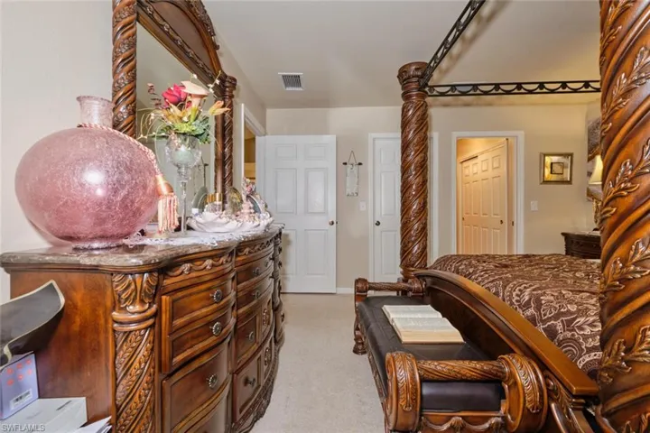 9215  Aegean  CIR, Lehigh Acres, FL 33936
