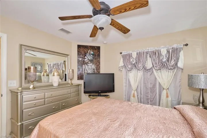 Bedroom with ceiling fan