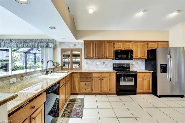Big kitchen with ample storage
