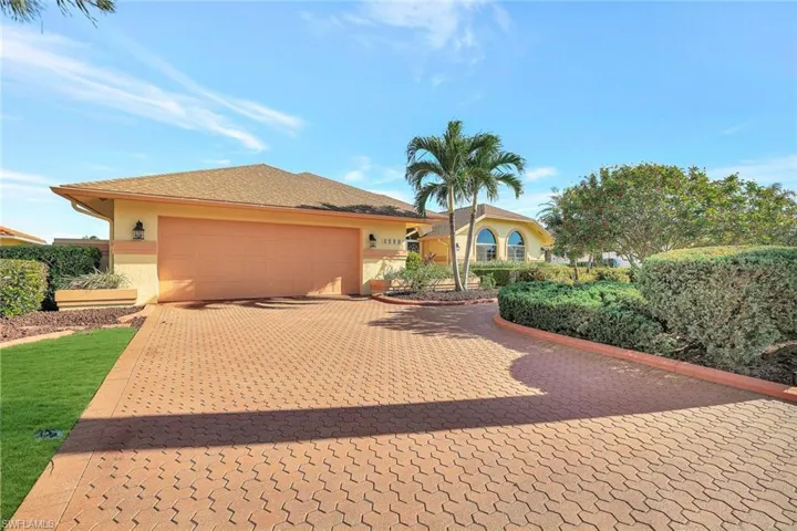 2290 Queens Way in Kings Lake