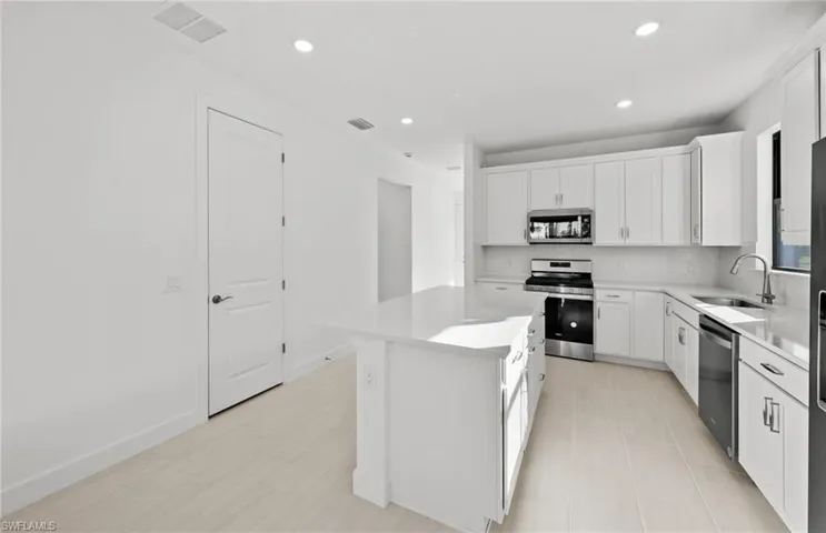 Photos are of similar Contour home. Homes may vary.