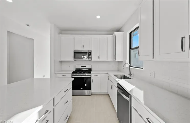 Photos are of similar Contour home. Homes may vary.