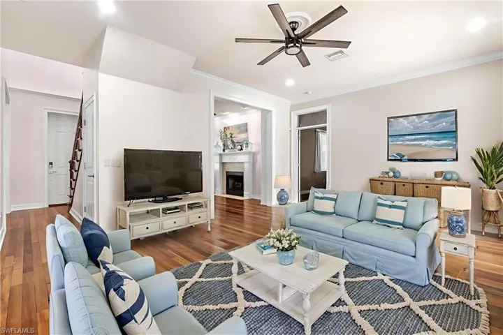 Family Room(virtually staged)