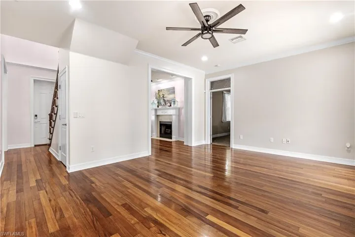 Family Room(empty View)